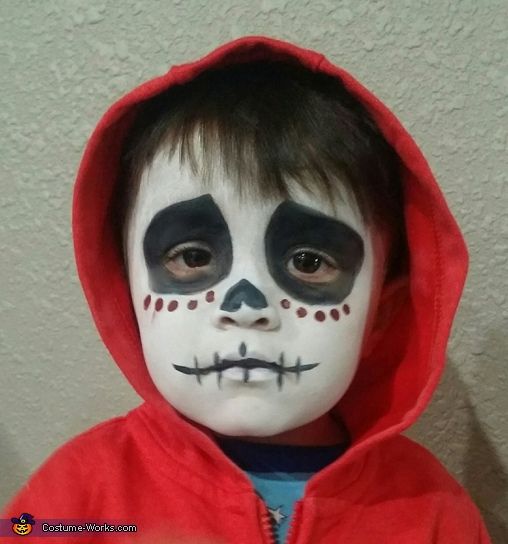 Coco Face Paint, Paw Patrol Halloween Costume, Disfraz Diy, Coco Costume, Paw Patrol Halloween, Homemade Costume, Kids Face Paint, Easy Halloween Decorations, Face Painting Halloween