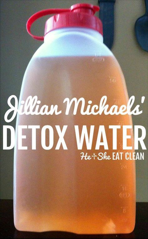 Looking to drop that extra water weight and reduce bloating? Try Jillian Michaels detox water - It is a natural diuretic drink! #detoxwater Diet Cleanse, Body Detox Cleanse, Natural Diuretic, Lemon Detox, Full Body Detox, Smoothie Detox, Jillian Michaels, Detox Drinks Recipes, Water Weight