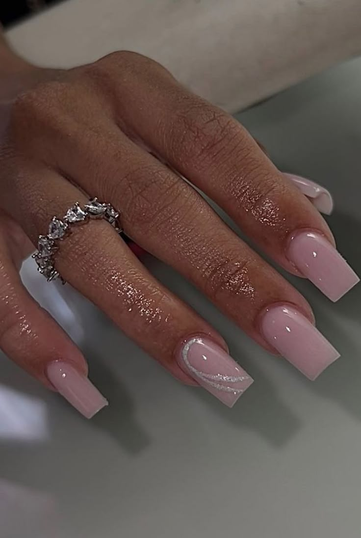 Pink Acrylic Nails French, Acrylic Nails With Initial, Pink Acrylic Nails Designs, Short Pink Acrylic Nails, Pink Acrylic Nails Coffin, Nail Design Gold, Trendy Short Nails, Acrylic Nails French, Nail Shapes Squoval