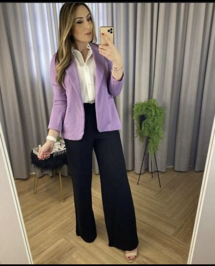 Style Purple Blazer, Lilac Blazer Outfit Work, Colored Blazer Outfits Business, Lavender Blazer Outfits For Women, Purple Office Outfit, Violet Blazer Outfit, Blazer Morado Outfits, Purple Business Outfit, Blazer Lila Outfits