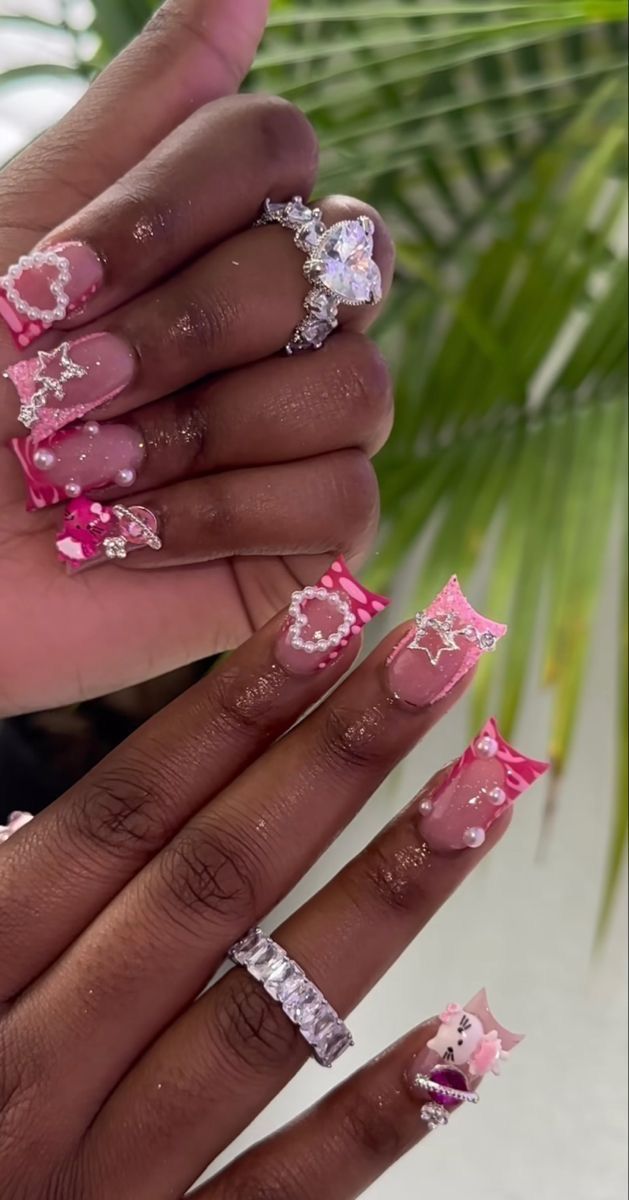 Short Nails With Charms, Nails With Charms, Nails Charms, Junk Nails, Cute Short Nails, Duck Nails, Hard Nails, Girly Acrylic, Colored Acrylic Nails