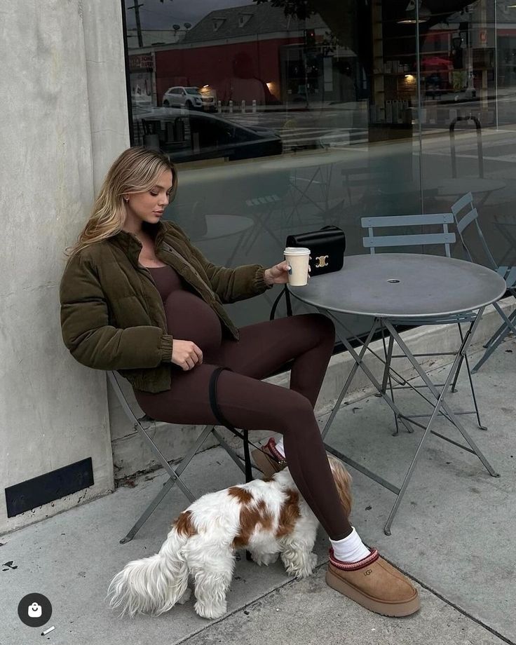 Pregnant In Fall Outfit Ideas, Women Pregnant Outfits, Skins Dress Outfit, Pregnant Outfit Inspiration, Winter Pregnancy Outfits 2024, Maternity Outfits Petite, Winter Maternity Looks, Dog And Pregnant Belly, Pregnant Women Fall Outfits