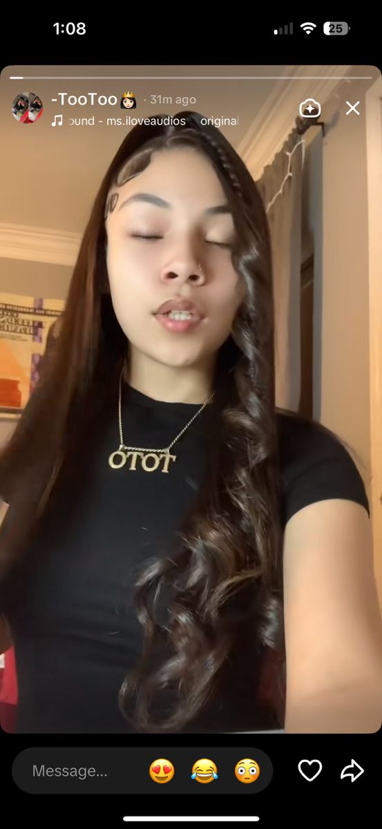 Slick Back With Straight Hair, Straight Slick Hairstyles, Chav Hair Styles, Half Up Half Down Edges, Straight Hair Baddie Hairstyles, Hair Inspo Latina, Simple Hairstyles Straight Hair, Hairstyles With Straight Hair, Baddie Hairstyles Latina