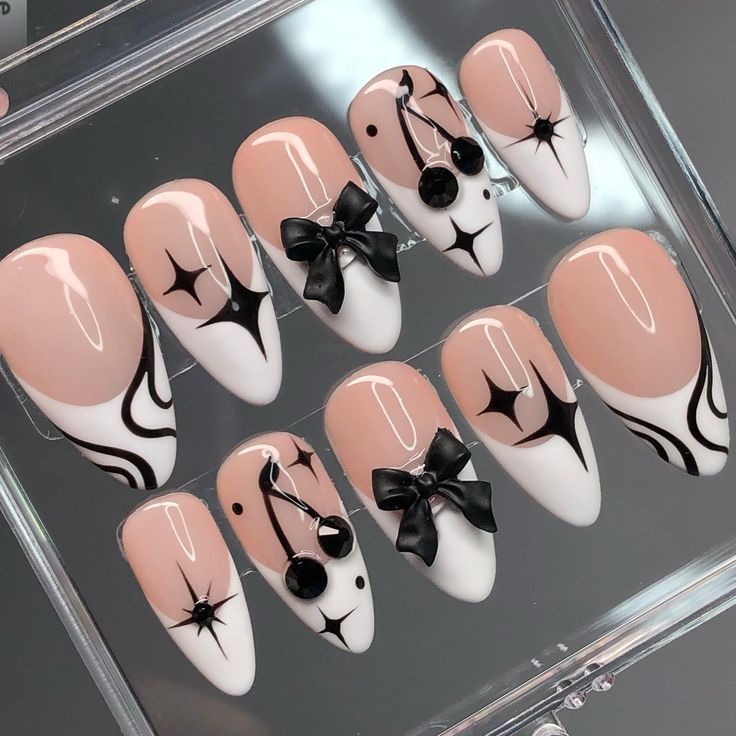 Nail Designs Ideas Black, Goth Coquette Nails, Black Nails With Bow, Black Coquette Nails, Black And White Acrylics, Nails Design Black, Goth Nail Art, Nails Black And White, Coquette Nails