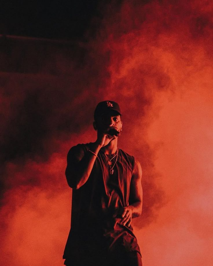 Bryson Tiller Wallpaper, Chris Brown Wallpaper, Tory Lanez, Bryson Tiller, Rap Aesthetic, Big Sean, J Cole, Chris Brown, Red Aesthetic