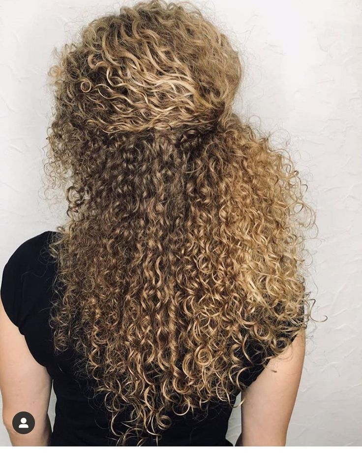 Thick Permed Hair, Tight Curl Perm, Spiral Perm Long Hair, Spiral Perms, Twisty Hairstyles, Texture Hairstyles, Perm Hairstyles, Long Hair Perm, Tiny Curls