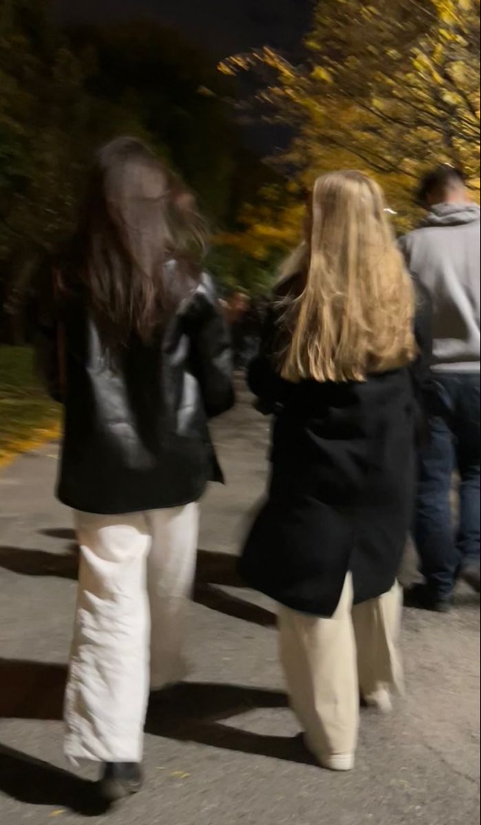 Walking, blonde and brunette night out Blonde N Brunette Duo, Blonde And Brunette Sisters Aesthetic, Brown And Blonde Best Friends, Blonde Hair And Brown Hair Best Friends, Every Brunette Needs A Blonde Friend, Blonde And Brunette Besties Aesthetic, Blond And Brown Hair Best Friends, Blonde And Brunette Sisters, Blonde And Brown Duo