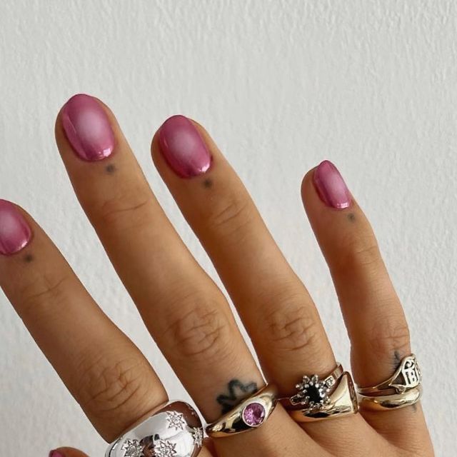 Detailed Nail Art Short Nails, Soph Floyd Nails, Cool Manicure Ideas, Sophie Floyd Nails, Cool Girl Nails Short, Biab Short Nails Ideas, Cool Short Nails Summer, Short Nail Inspo￼, Cool Nail Inspo Short