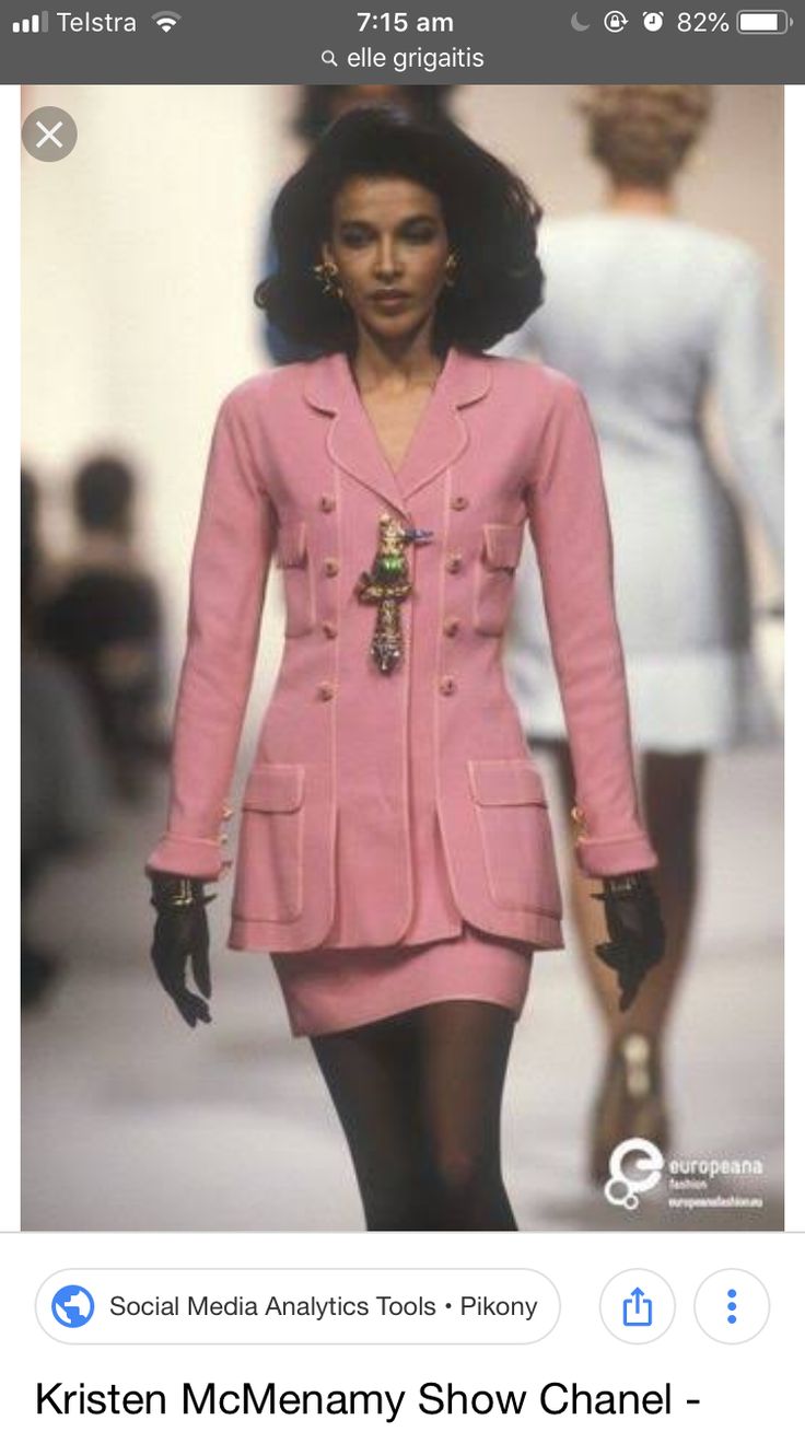 1990s Runway, Chanel Runway, 90s Runway Fashion, Original Supermodels, Mode Chanel, 90s Supermodels, 80s And 90s Fashion, Chanel Jacket, Chanel Collection