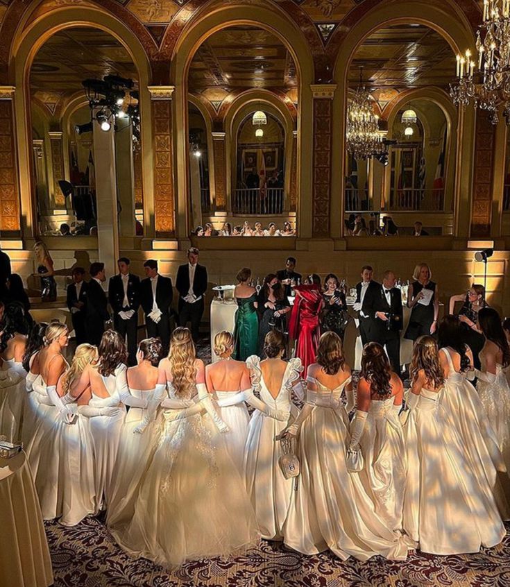 Luxurious Ball Gown, Luxury Events Parties, Debutante Dresses Aesthetic, Debut Court, Ball Dresses Aesthetic, Ball Aesthetic Modern, Deb Photos, Cotillion Aesthetic, Debutant Ball Aesthetic