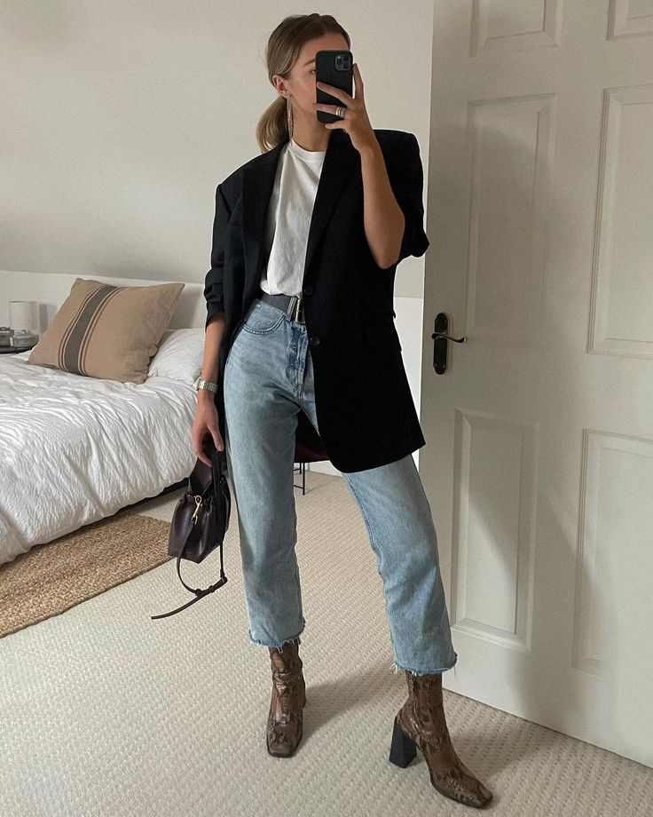 Aesthetic Boots Outfit, Amy Ward, Aesthetic Boots, Outfit For Autumn, Simple Look, Simple Aesthetic, Fall Outfits For Work, My Outfit, Fashion Styling