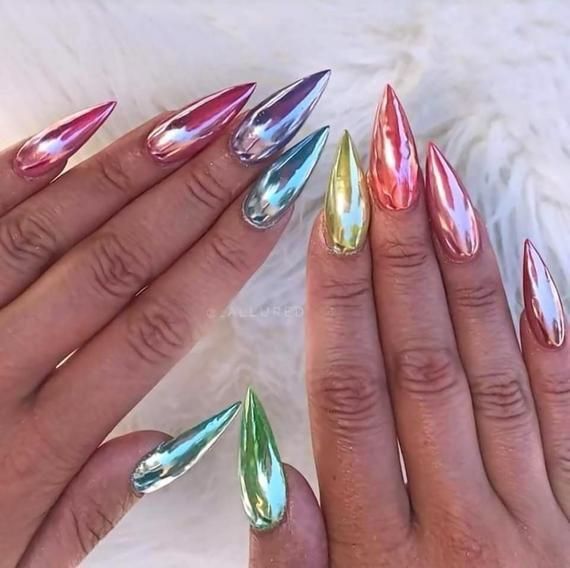 Nails 2017 Trends, Fur Nails, Stiletto Nails Short, Chrome Nail Polish, Nails 2017, Nagellack Trends, Chrome Nail Art, Chrome Nail Powder, Gold Nail Designs