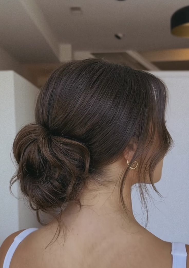 Brunette Hairstyles For Prom, Med Length Formal Hairstyles, Bridesmaid Hair For Humid Weather, Side Do Wedding Hair, Bridesmaids Hair Brunette, Brown Hair Loose Curls, Hair Styles For Open Back Dress, Brunette Bridal Hair, Low Bun Bridal Hair