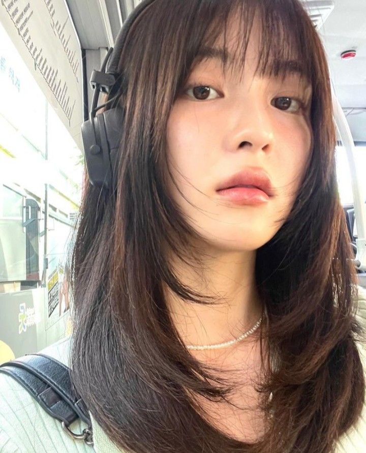 Korean girl Korean Haircut, Hair Inspiration Long, Hairstyles For Layered Hair, Mia 3, Haircuts For Medium Hair, Haircuts Straight Hair, Fall Hair Colors, Aesthetic Hair, Hairstyles Haircuts