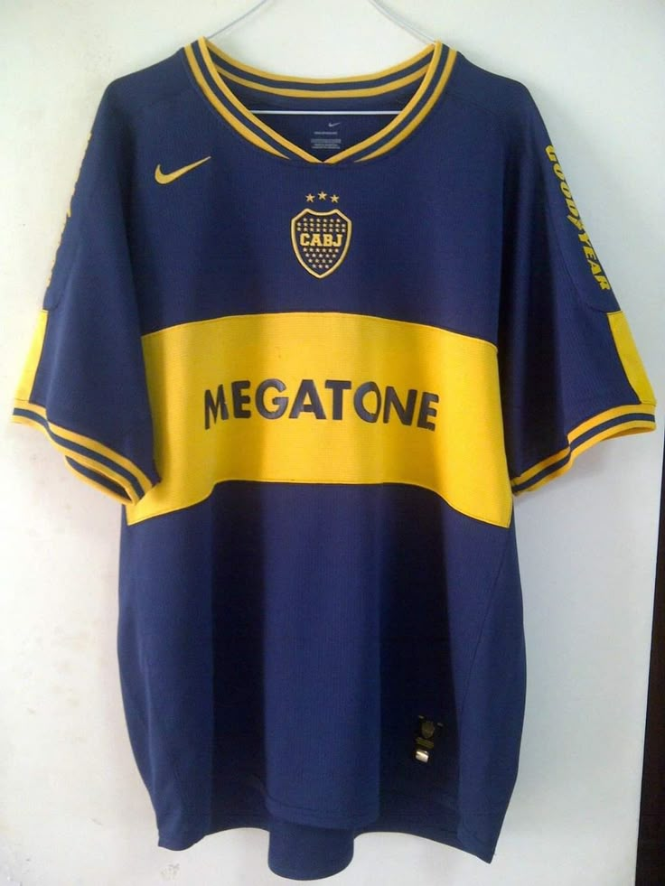 #Colección #BocaJuniors #BarrosSchelotto #Camiseta #Nike #Sponsor #Megatone #Goodyear Argentina Football, Retro Football Shirts, Good Year, Retro Football, Football Kits, Football Jerseys, Soccer Jersey, Football Shirts, Sport Outfits