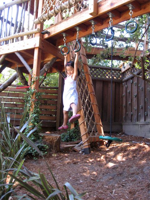 Treehouse Design Architecture, Play Structures For Kids, Tree Fort, Tree House Diy, Tree House Kids, Cozy Backyard, Tree House Designs, Backyard Play, Play Structure