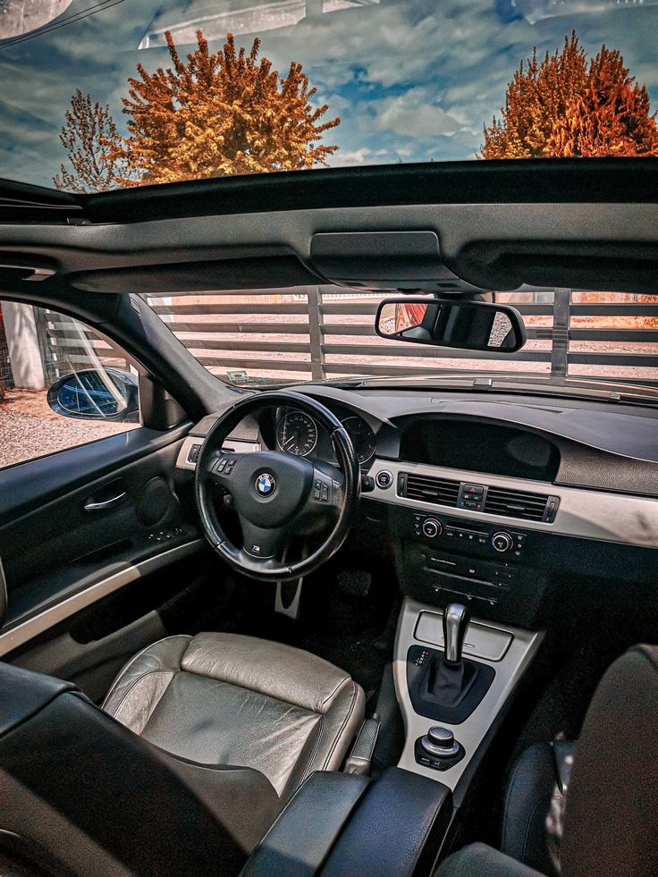 the interior of a bmw car is shown