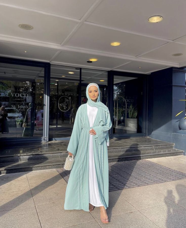 Instagram: @_.nxdiaa Abaya Street Style, Hijab Outfit Abaya, Outfits For Muslim Women, Eid Abaya Outfit, Outfit Voile, Outfit Abaya, Abaya Outfits, Latest Abaya, Abaya Outfit