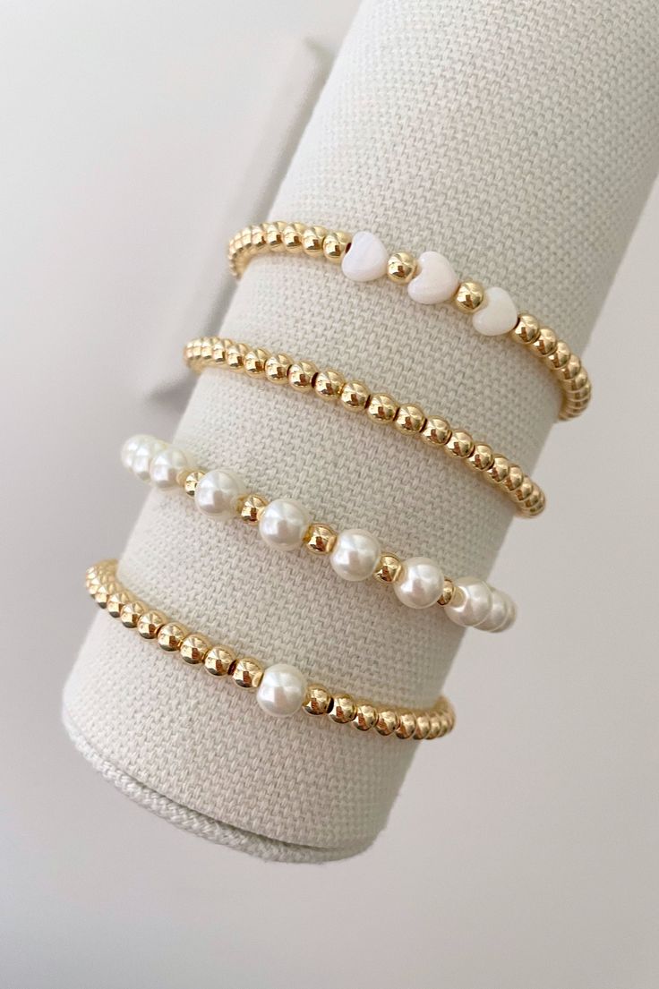 Pearl Bracelet With Words, Good Beaded Bracelets, Pearl Stack Bracelets, Stretch Pearl Bracelets, Pearl And Gold Bracelet Stack, Pearl And Bead Bracelet, Gold Bead Bracelet Ideas, Clean Girl Bracelets, Cute Pearl Jewelry