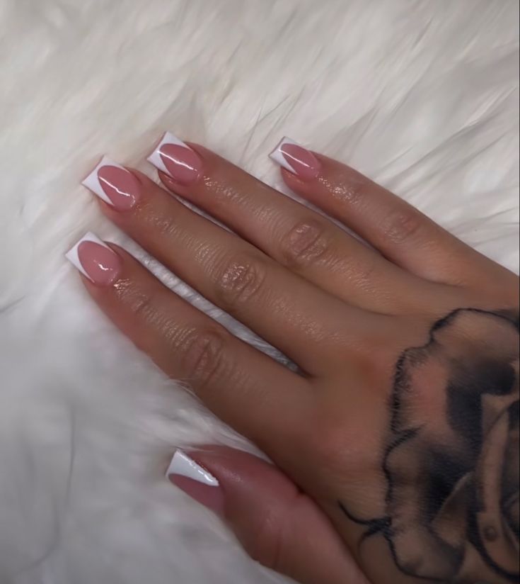 Nails Inspiration Non Acrylic, Short Basic French Tip Nails, Tapered Short Nails, Simple Nail Ideas Dip Powder, Shirt Black French Tip Nails, Short Ballerina Nails Shape, Short Deep French Tip Acrylic Nails, Short Square Frenchies, Cute Short Nail Sets French Tip Square