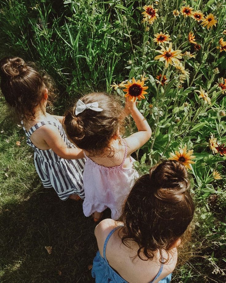 Triplet Aesthetic, Triplets Outfits, Triplets Aesthetic, Andrew Wood, Daughter Activities, Wood Moon, Future Mom, Family Goals, Girl Mom