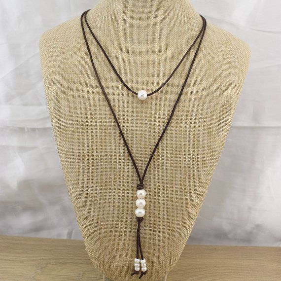 Pearl Necklace Long, Long Leather Necklace, Diy Collier, Leather Jewellery, Necklace Leather, Long Pearl Necklaces, Cord Jewelry, Y Necklace, Dangle Necklaces