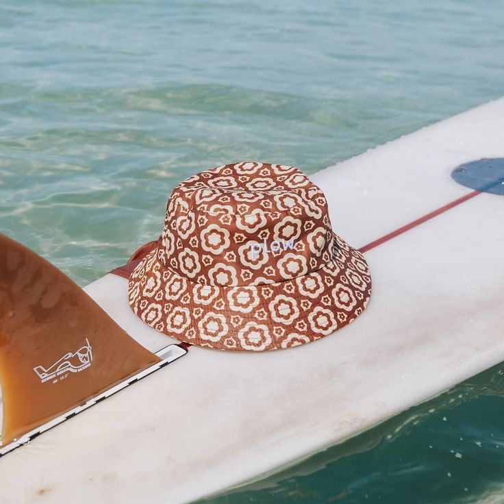 BEST SELLER 🤠 Designed by Ash from Open Road Studio - it's the perfect geometric retro surf hat for groms to old coffin dodgers wanting to relive their 70's glory days M & L BACK IN STOCK 🌼🕺XL SOLD OUT Colour: Beige & Brown Floral Groovy Prints, Surf Hat, Surf Hats, Retro Surf, Glory Days, Colour Beige, Brown Floral, Open Road, Back In Stock