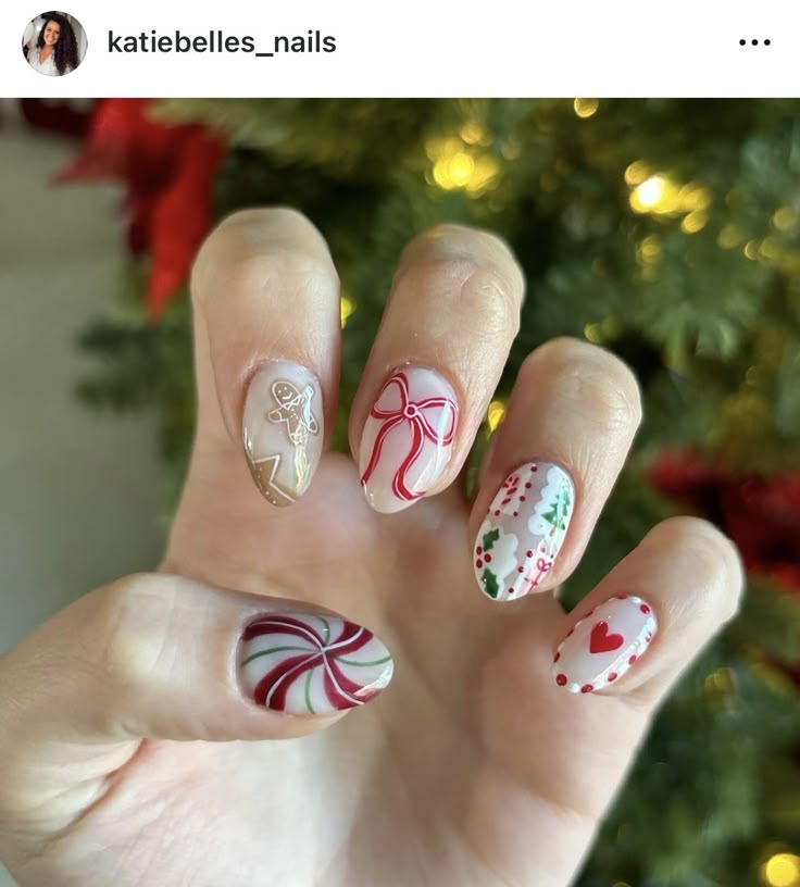 Funky Christmas Nails Short, Celestial Christmas Nails, Mexican Christmas Nails, Christmas Vacation Nails, Vintage Christmas Nails, Retro Christmas Nails, Alternative Christmas Nails, Funky Christmas Nails, Teen Nails