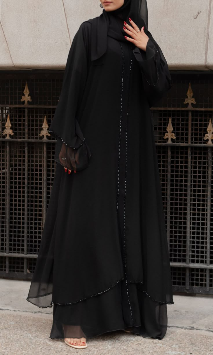 Pretty Black Abayas, Abaya Models Black, Abaya Fashion Black Muslim, Black Abaya Outfit Ideas, Simple Abaya Black, Black Abaya Designs Dubai Style, Burkha Designs Black, Black Abaya Designs Simple, Abaya Fashion Black