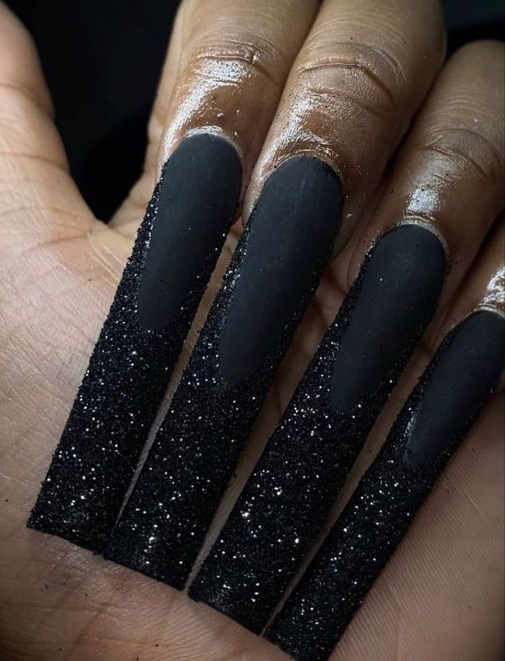 Extra Long Nail Designs, Black Junk Nails, Barbie Inspired Nails, Long Black Nails, Black Nails With Glitter, Glitter Nails Acrylic, Long Stiletto Nails, Long Stiletto, Glittery Nails