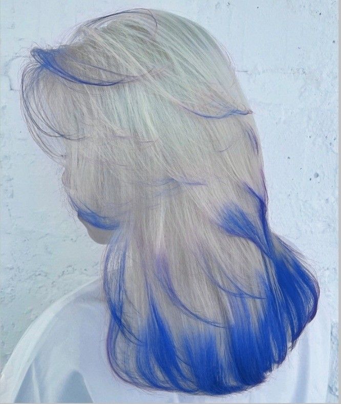 Hair Color Inspiration For Short Hair Blonde, Blonde With Blue Tips, Fox Color Hair, Blue Tips Hair, Dyed Tips, Light Blue Hair, Korean Hair Color, Cute Hair Colors, Dyed Hair Inspiration