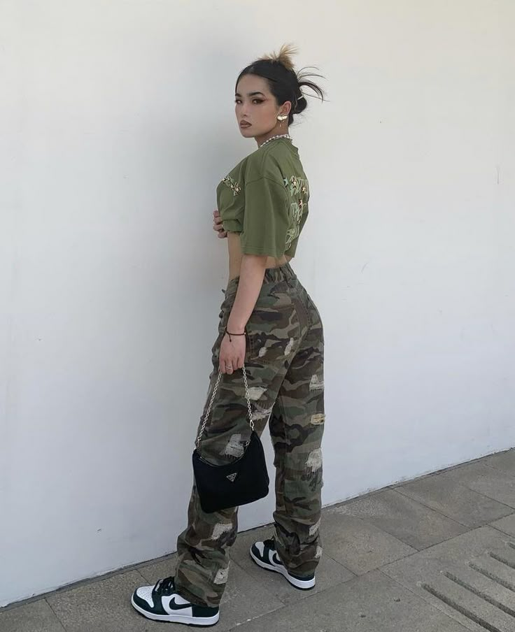 Styling Camo Cargo Pants, Camouflage Parachute Pants For Streetwear, Camouflage Parachute Pants With Cargo Pockets, Streetwear Camouflage Parachute Pants With Side Pockets, Camo Pants Outfit Baddie, Cargo Outfits Women, Camouflage Military Style Parachute Pants, Camouflage Full-length Parachute Pants With Pockets, Camo Pants Outfit