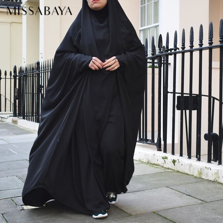 Islamic Modesty, Black Abaya, Traditional Attire, Abaya Fashion, Beautiful Hijab, Nun Dress, Modest Fashion, Veil, Outfit Inspo