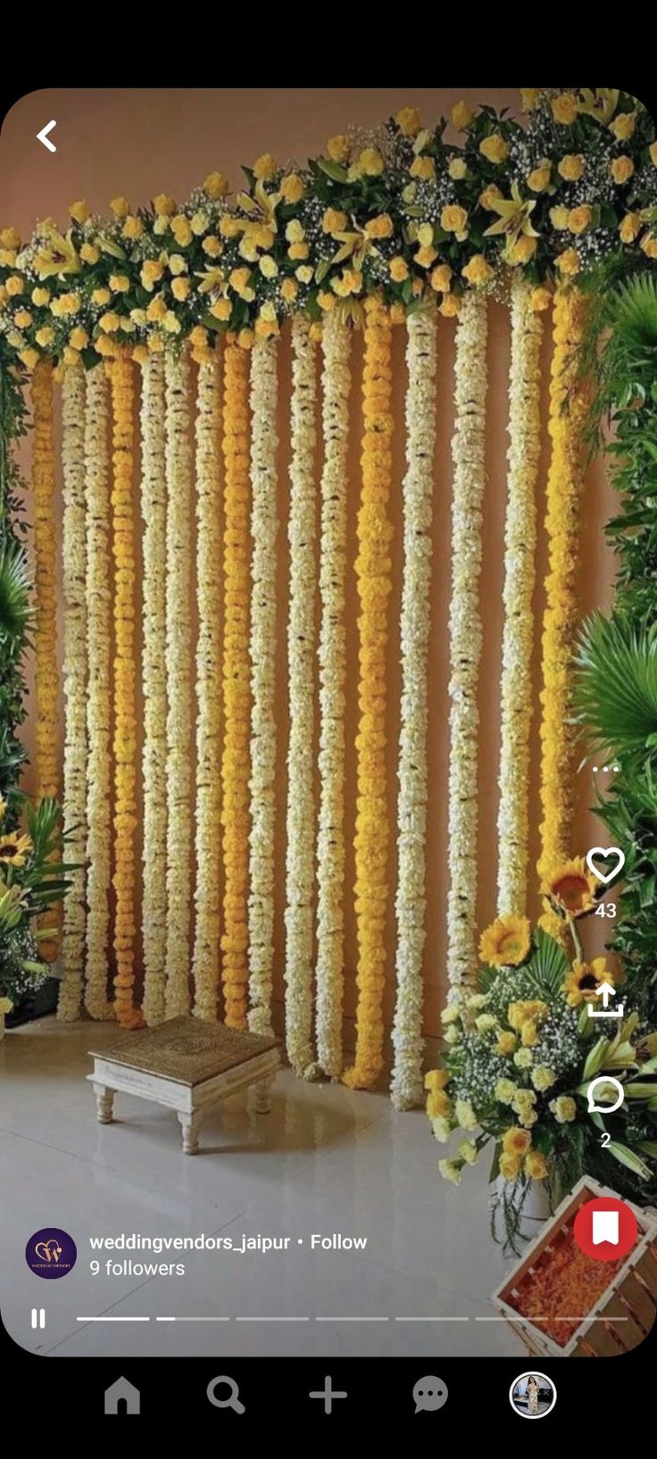 Flower Decoration For Function, Flower Haldi Decor, Backdrop Decorations Traditional, Flower Decoration For Engagement At Home, Grah Shanti Decor At Home, Indian House Decor Wedding, Backdrop Decorations For House Warming, Tamil Wedding Backdrop, Decoration With Marigold Flowers