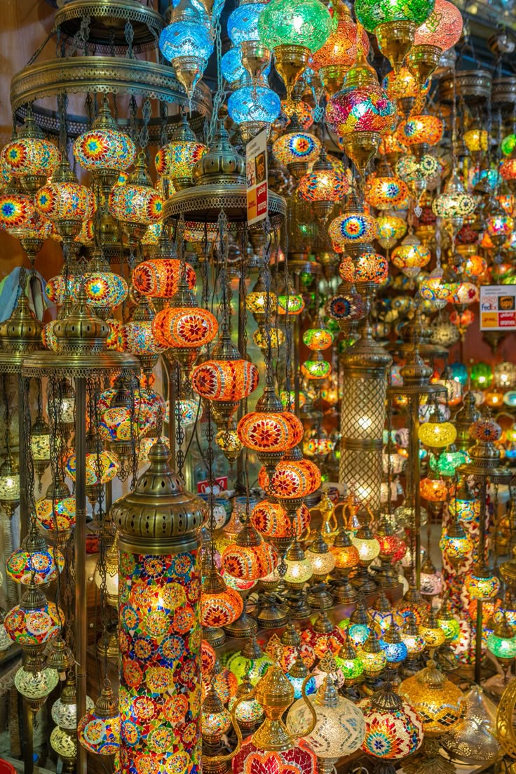 The Grand Bazaar, located in Istanbul, Turkey, is one of the largest and oldest covered markets in the world. Dating back to the 15th century, the bazaar has been a hub of commerce and trade for centuries and remains a popular tourist destination today. The Grand Bazaar boasts over 60 streets and 5,000 shops, selling everything from Turkish ceramics, textiles, and jewelry to spices, carpets, and antiques. Turkish Market Aesthetic, Turkish Bazaar Istanbul, Turkey Historical Places, Turkish Bazaar Aesthetic, Egyptian Bazaar Istanbul, Turkish Culture Aesthetic Food, Spice Bazaar Istanbul, Turkish Culture Aesthetic, Arabian Bazaar