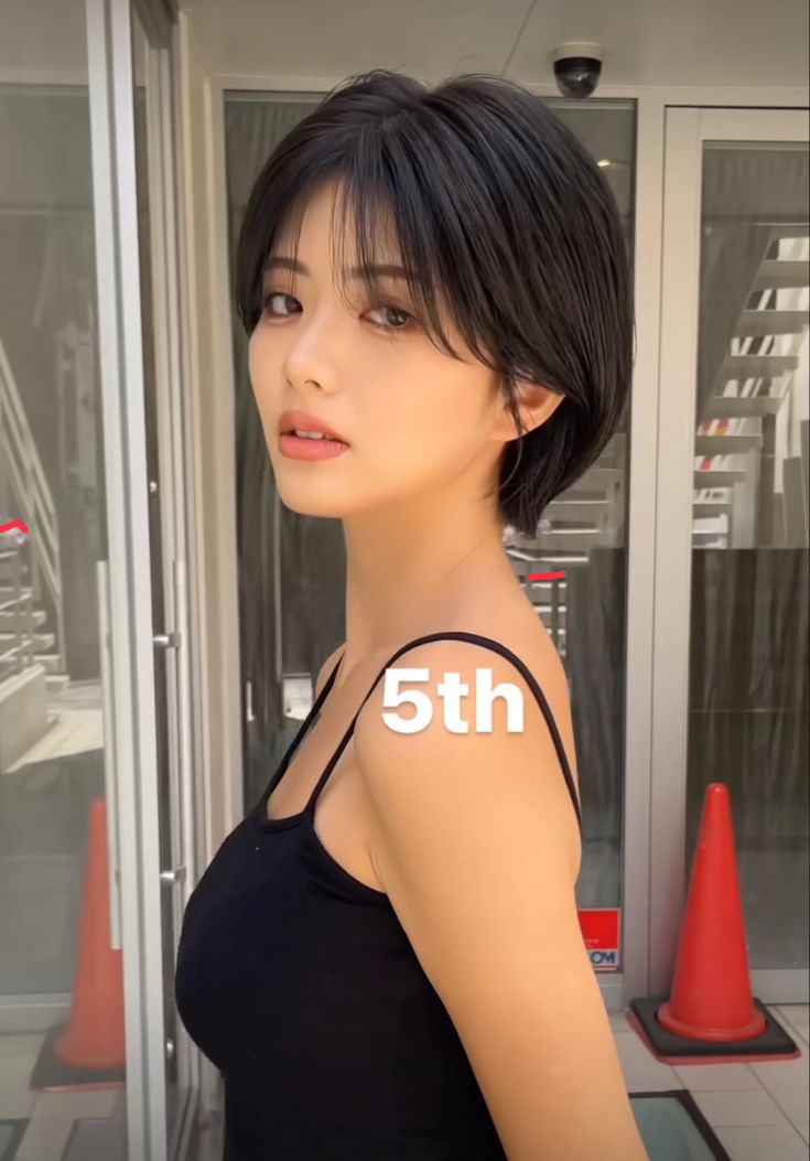 Face Framed Short Hair, Round Face With Pixie Haircut, Very Short Hair For Round Face, Short Hair Haircuts For Round Face, Korean Pixie Haircut For Women, Short Hairstyle Asian, Asian Hair Short, Douyin Short Hair, Pixie Cut Asian Hair