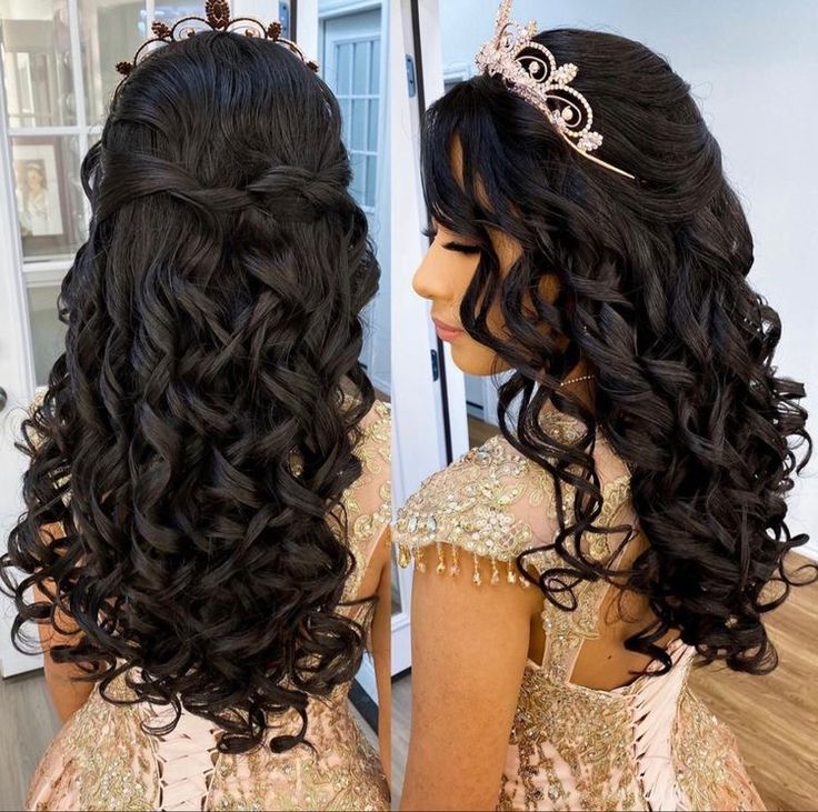 Quincera Hairstyles, Sweet 16 Hairstyles, Crown Updo, Quinceanera Makeup, Quince Hairstyles For Long Hair, Hair Quince, Red Quince, Hairstyles With Crown, Quince Hairstyles With Crown