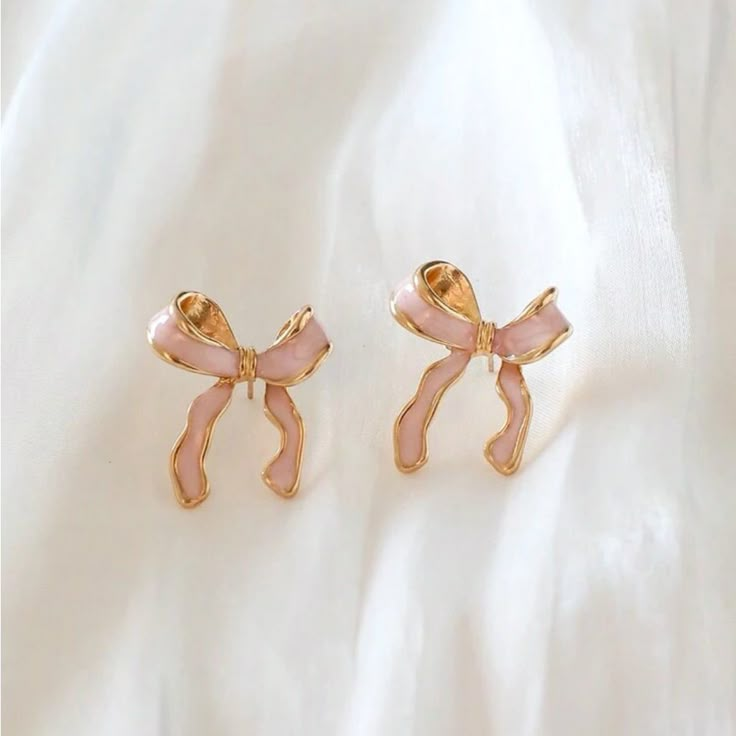 Pink And Gold Coquette Bow Earrings Girly Christmas List, School Dance Hair, Pink Room Decorations, Pink Room Inspiration, Pink Girly Nails, Light Pink Room, Princesscore Pink, Autumn Kawaii, Pink Wallpaper Kawaii