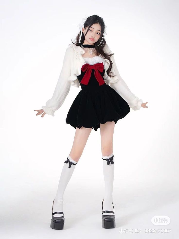 Santa Girl, Streetwear Coat, Style Kawaii, Female Pose Reference, Black Santa, Body Reference Poses, Standing Poses, Kawaii Fashion Outfits, Human Poses Reference