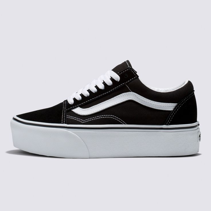 Bringing New Heights to Our Iconic Sidestripe ShoeNothing screams attitude like a killer pair of black platform shoes. The Vans Old Skool Stackform is the height of cool on the platform front, with double the sidewall height for maximum coverage. The suede and canvas uppers ensure durability, while the lace-up closure and supportive padded collars add layers of comfort on the practical side. These black platform shoes are all about the look, a cool-as-cool aesthetic that remains undefeated after Platforms Aesthetic, Old Skool Stackform, Estilo Vans, Polygel Nail, Old Skool Platform, Sneak Attack, Women Skates, Vans Store, Mom Clothes