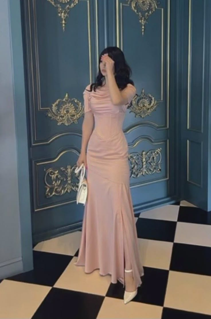 Fancy Dress For Teens, Aline Dress Pattern, Pink Dress Fashion, Farewell Dresses, Simple Gowns, Dinner Dress Classy, Fancy Dresses Long, Modest Dresses Casual, Elegant Dresses Classy