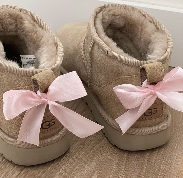 Cute Uggs, Uggs With Bows, Pink Uggs, Dr Shoes, Preppy Shoes, Pretty Shoes Sneakers, Pink Bows, Pink Girly Things, Girly Shoes