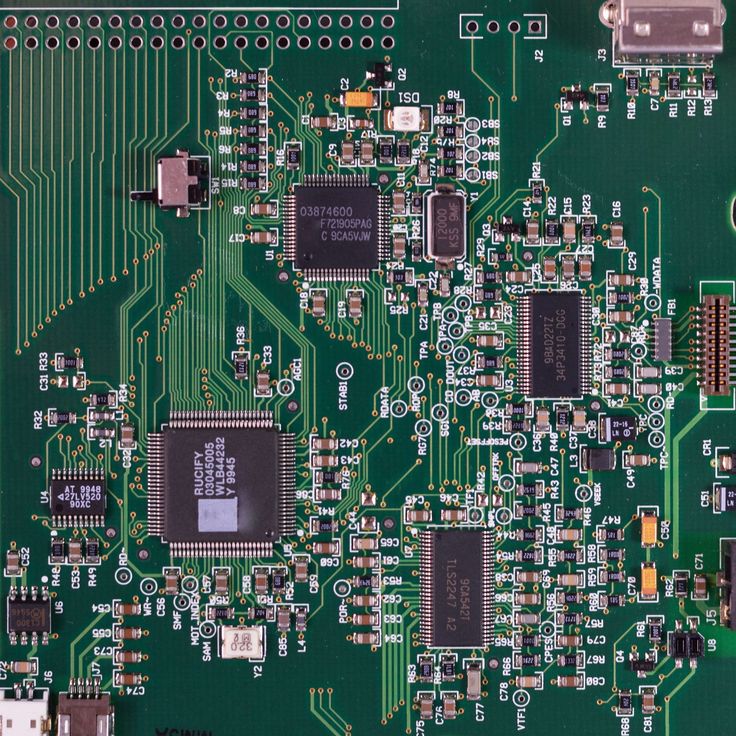 an electronic board with many different components on it, including cpus and micro boards