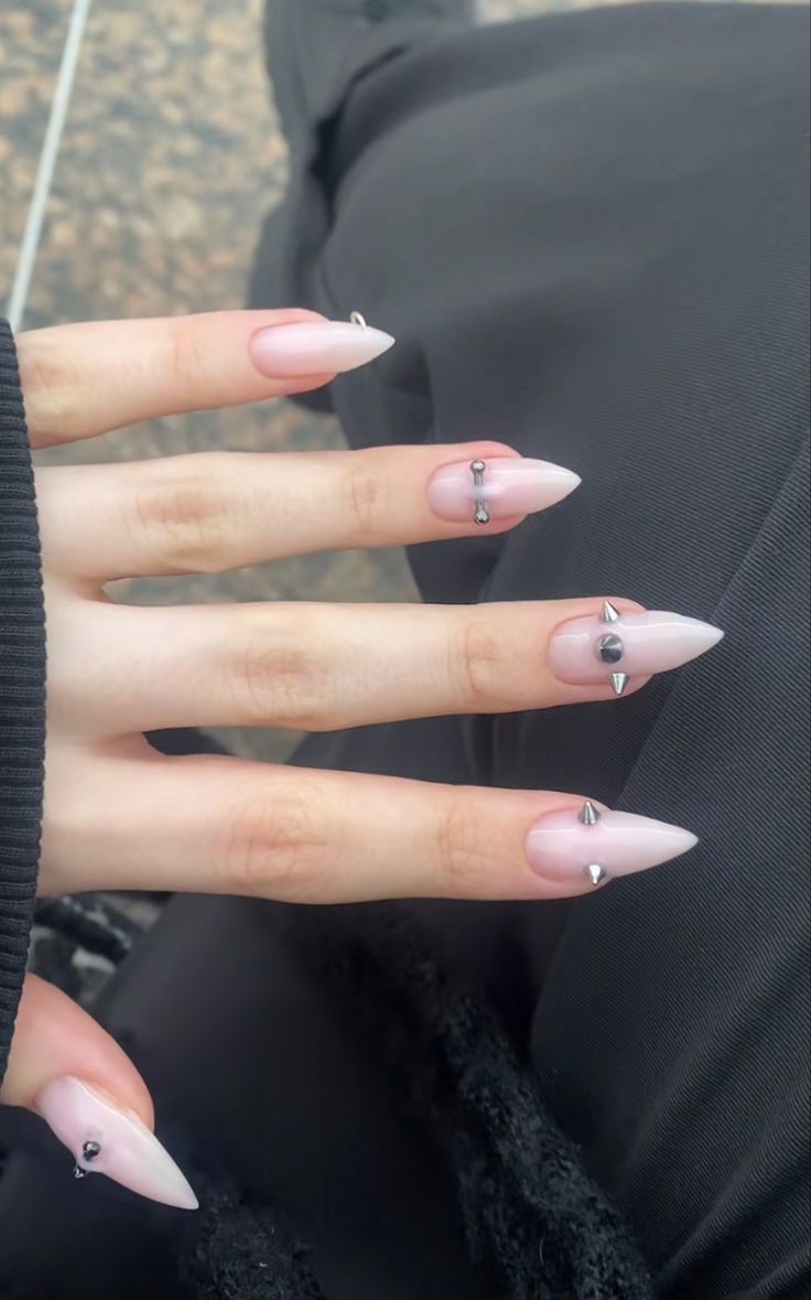 Piercing Nails, Peony Aesthetic, Paznokcie Hello Kitty, Nail Piercing, Street Outfits, Punk Nails, Romantic Nails, Grunge Nails, Aesthetic Streetwear