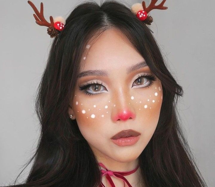 Merry Christmas everyone Egirl Christmas Makeup, Cute Reindeer Costume, Rudolph Makeup Simple, Reindeer Makeup Look, Rudolph Makeup Reindeer, Cute Reindeer Makeup, Rudolph The Red Nosed Reindeer Makeup, Reindeer Hairstyle, Reindeer Outfit Women