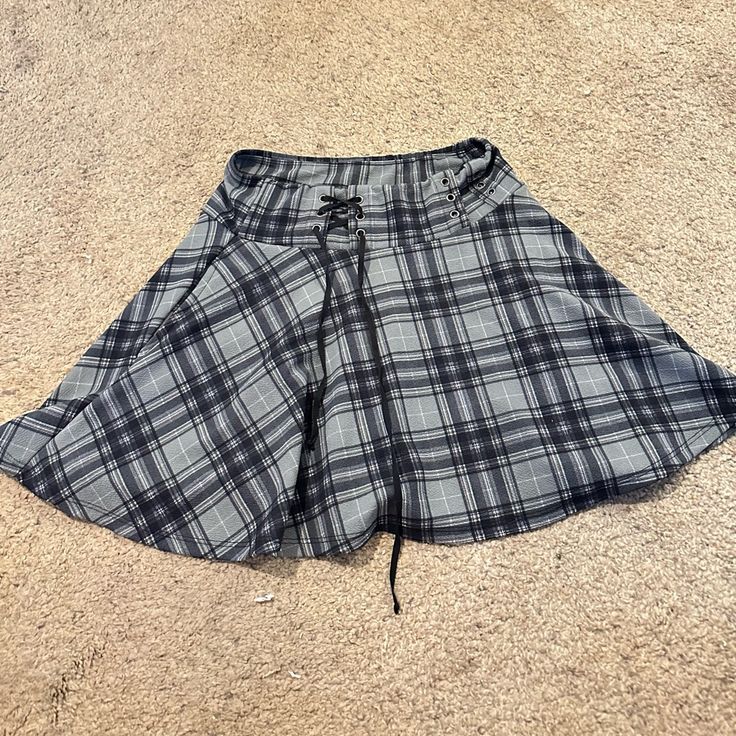 Medium - Mini Skirt Nwot Casual Gray Skirted Skort, Casual Gray Lined Mini Skirt, Casual Gray Mini Skirt Skort, Casual Gray Pleated Skirt, Casual Gray Relaxed Skirt, Casual Gray Flowy Skirt, Gray Flowy Casual Skirt, Denim Skirt Women, Skirt Women