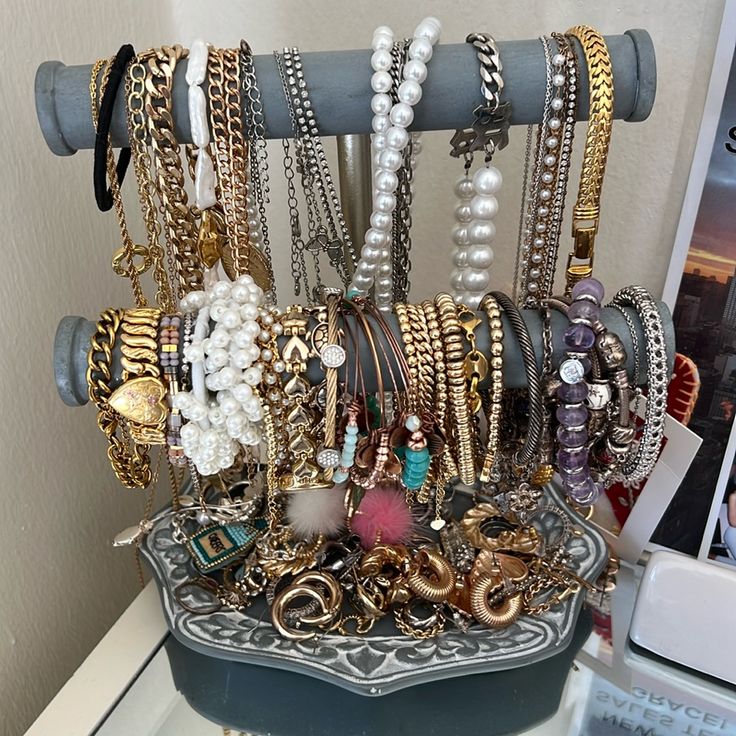 If Anything Stands Out Let Me Know! And I Will Tell You The Price ! 2000s Jewelry, Opposites Attract, Let Me Know, Limited Time, Silver Gold, Gold Jewelry, Let Me, Women Jewelry, Let It Be