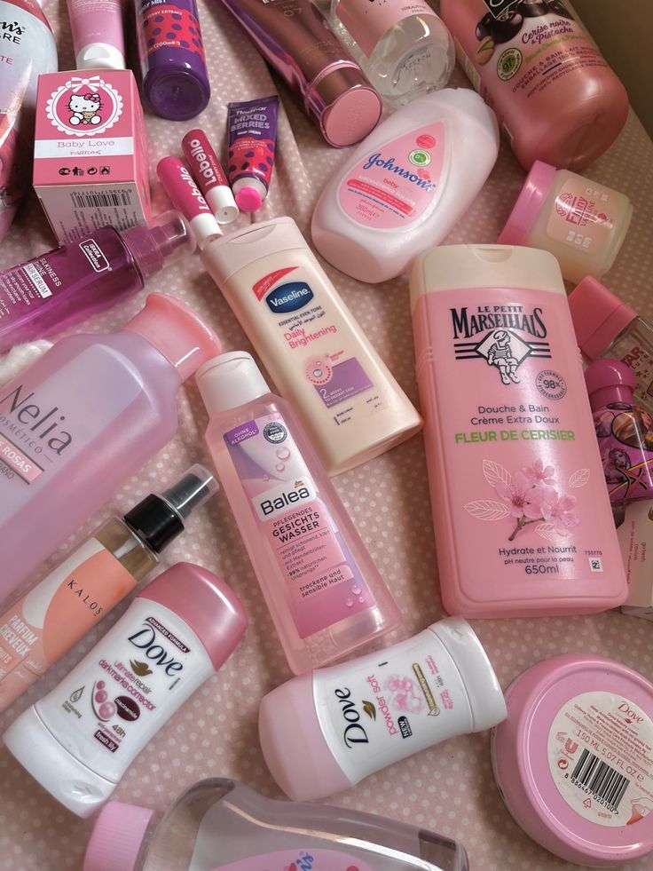 Girly Items, Youtuber Dr, Shower Skin Care, Perfect Skin Care Routine, Pretty Skin Care, Pretty Skin, Bath And Body Care, Girl Things, Pink Girly Things