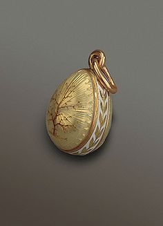 Fabrege Eggs, Antique Charms, Egg Jewelry, State Hermitage Museum, Russian Jewelry, Faberge Jewelry, Faberge Egg, Bijoux Art Nouveau, Hermitage Museum