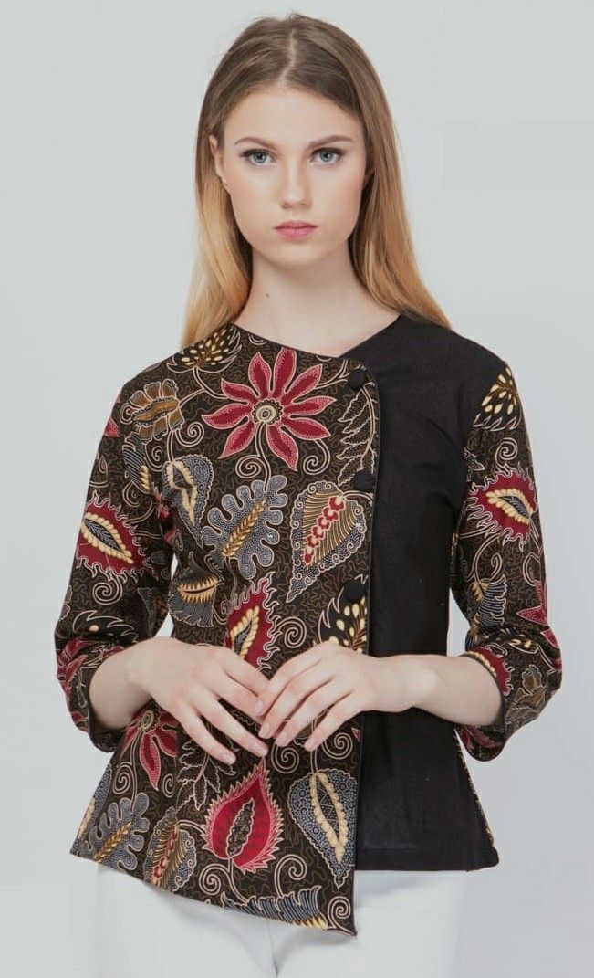 Model Blouse Batik, Batik Dress Modern, Sew Clothing, Batik Clothing, Projek Menjahit, Batik Blouse, Batik Modern, Batik Design, Batik Fashion